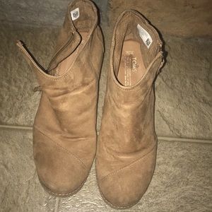 Toms Women’s size 12 wedge booties